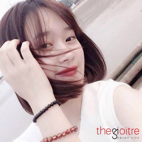 Kim Jin sở hữu khá nhiều thành tích đáng nể trong môn thể thao bóng bàn như: Giải 3 Hội khoẻ Phù Đổng toàn quốc năm 2010, giải nhất thành phố Lạng Sơn năm 2012, giải nhất tỉnh Lạng Sơn năm 2013. Và gần đây là giải 3 Hội thi Bóng bàn Đại học- Cao đẳng sinh viên năm 2015.