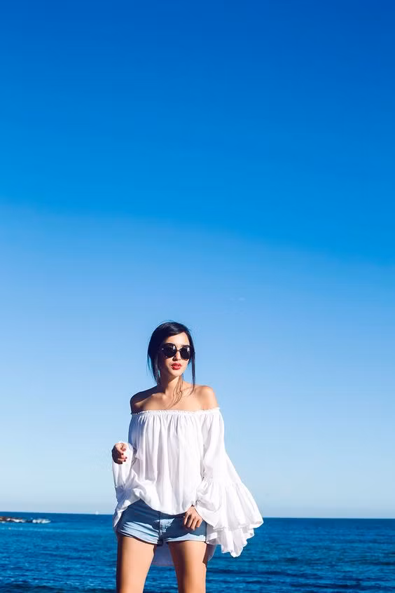 8 kiểu áo mùa hè mỏng, mát giúp các nàng diện đẹp trong mọi hoàn