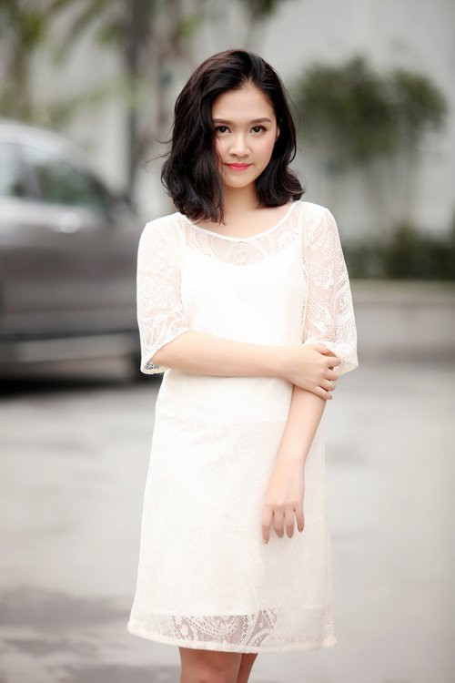Hoa khôi Hà thành hờ hững vai trần trên phố Hà Nội ảnh 14 Hoa khôi Hà thành hờ hững vai trần trên phố Hà Nội ảnh 14