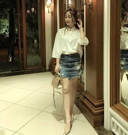 Ngoài ra, Quỳnh Trang còn cho biết: “Khi được hòa vào những điệu múa dân gian, mình luôn cảm thấy tỏa sáng và được là chính mình. Chỉ cần đam mê cháy bỏng với múa dân gian, sự hiểu biết, vốn sống, sự trải nghiệm thì chắc chắn mọi người sẽ yêu mến các tác phẩm múa dân gian và sẽ tỏa sáng như mình vậy…” Ngoài ra, Quỳnh Trang còn cho biết: “Khi được hòa vào những điệu múa dân gian, mình luôn cảm thấy tỏa sáng và được là chính mình. Chỉ cần đam mê cháy bỏng với múa dân gian, sự hiểu biết, vốn sống, sự trải nghiệm thì chắc chắn mọi người sẽ yêu mến các tác phẩm múa dân gian và sẽ tỏa sáng như mình vậy…”