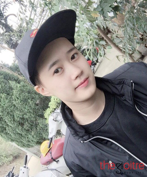 Rất nhiều lời khen có cánh dành cho những tấm ảnh đầy nam tính của mình 9x này. Nhiều cư dân mạng còn cho rằng họ đã từng thấy những anh chàng giả gái rất đẹp nhưng chưa thấy cô gái nào giả trai nam tính vẻ đáng yêu như trai Hàn như Kim Jin.