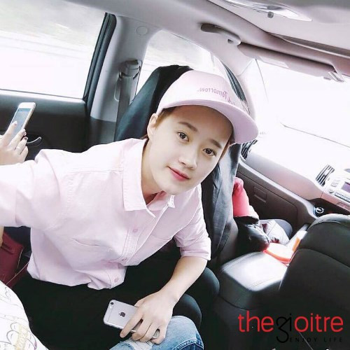 Gần đây, trang Facebook của cô nàng xinh đẹp Kim Jin được khá nhiều người quan tâm chú ý bởi sự "lột xác" như một hot boy Hàn Quốc.