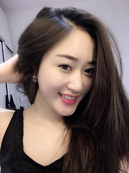 Sinh ra trong một gia đình “nhà nòi” bố mẹ từng làm ở đoàn Nghệ thuật Quân đội, ngày từ lúc mới chập chững lên 3, Võ Thị Quỳnh Trang (sinh năm 1995, trú tại TP.Vinh, Nghệ An) đã bắt đầu yêu thích múa. Sinh ra trong một gia đình “nhà nòi” bố mẹ từng làm ở đoàn Nghệ thuật Quân đội, ngày từ lúc mới chập chững lên 3, Võ Thị Quỳnh Trang (sinh năm 1995, trú tại TP.Vinh, Nghệ An) đã bắt đầu yêu thích múa.