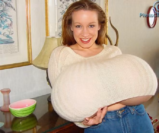 Người phụ nữ ngực to nhất thế giới