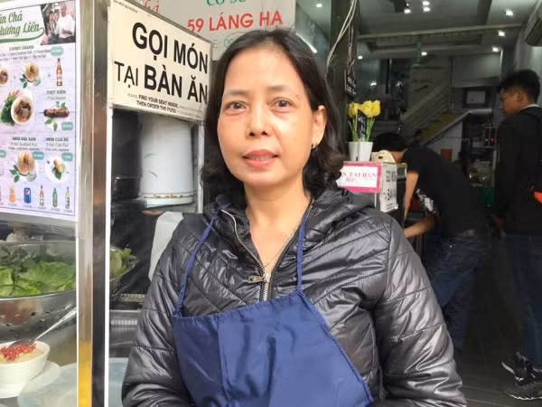 Chủ quán bún chả Hương Liên: ‘Cho bàn ghế ông Obama ngồi vào lồng kính là làm theo ý tưởng của khách’ ảnh 7