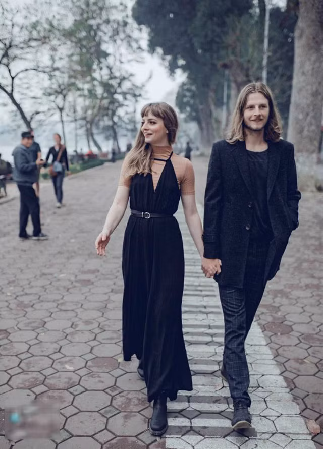 Bộ ảnh tình yêu đầy lãng mạn của cặp đôi nước ngoài chụp tại Hà Nội ảnh 9