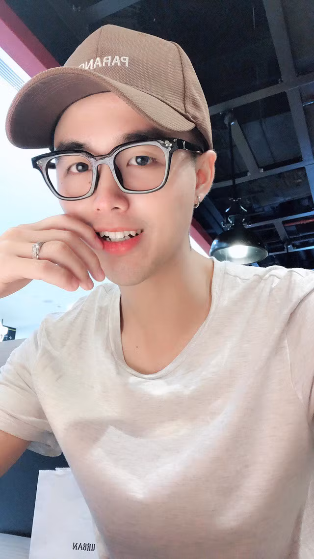  Hoàng Nhật Anh với kỉ niệm đáng nhở rửa 15 rổ bát đĩa đầy trong 4 tiếng đồng hồ. 