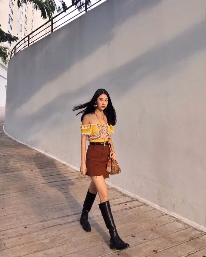 Diện gam vàng mustard bắt mắt như Quỳnh Anh Shyn