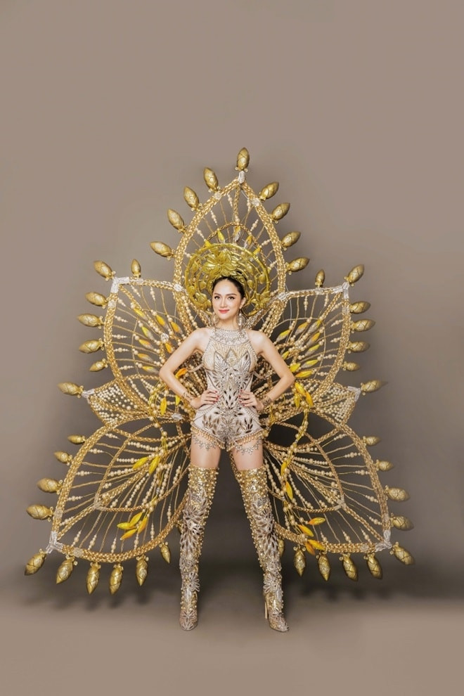 Hành trình đăng quang "Hoa hậu Chuyển giới" của Hương Giang ảnh 8 Hành trình đăng quang "Hoa hậu Chuyển giới" của Hương Giang ảnh 8