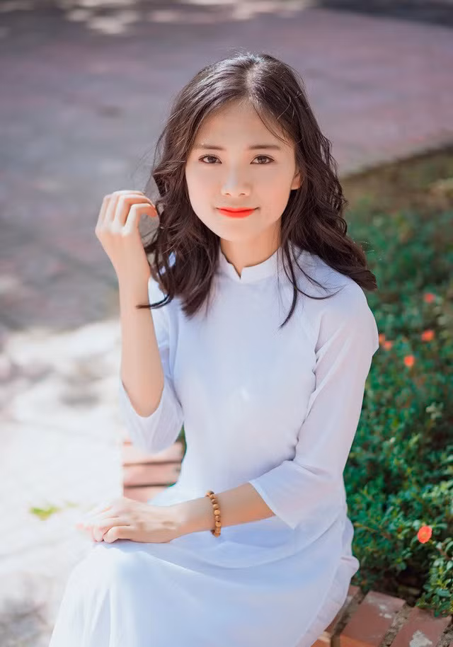 Nữ sinh xứ Nghệ xinh xắn, học giỏi, hát dân gian ngọt ngào ảnh 3