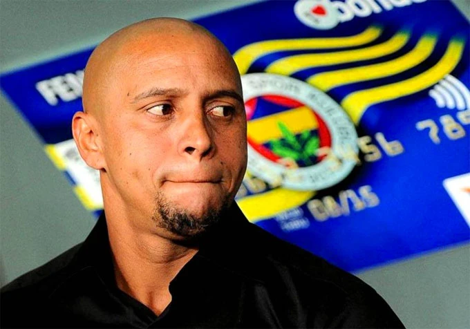 Roberto Carlos đuổi vợ cũ và hai con ra khỏi nhà