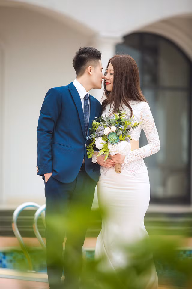 Gia đình hai bên rất hài lòng về mối nhân duyên này. Mẹ của Haruka nói rằng gia đình chọn con rể không phải vì quốc tịch mà chọn về nhân phẩm, tính cách con người. Mẹ chú rể cũng rất hài lòng về đức hạnh của cô dâu.