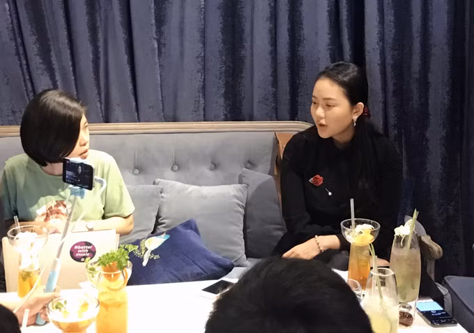 Người mẫu Phan Như Thảo trình báo bị nhóm người lạ tấn công, suýt bắt con gái 16 tháng