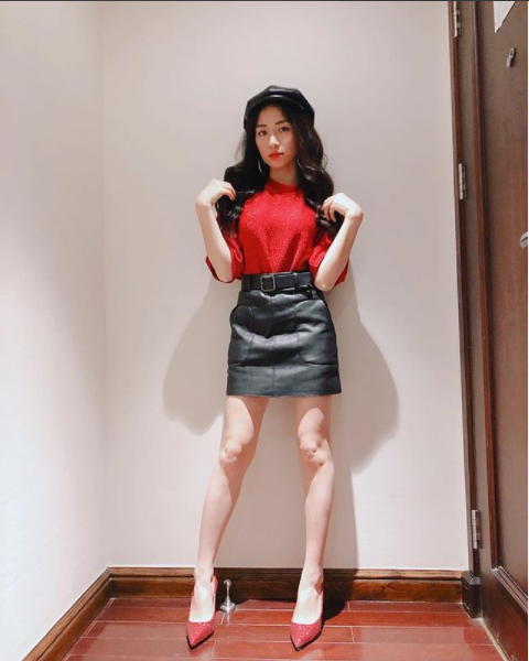 Ca sỹ Hòa Minzy.