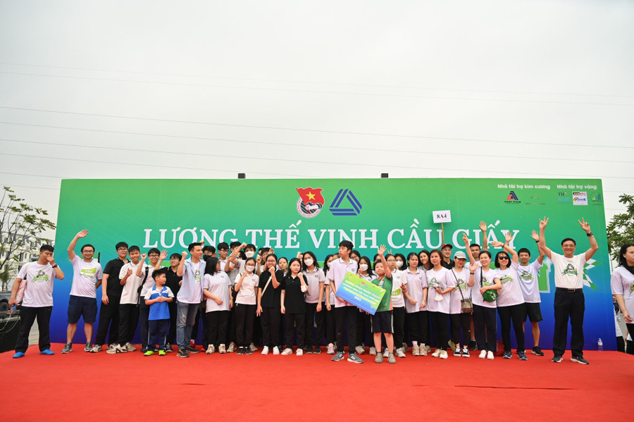 Thành quả ngọt ngào của mỗi lớp sau khi hoàn thành các nhiệm vụ tại hội thao. Thành quả ngọt ngào của mỗi lớp sau khi hoàn thành các nhiệm vụ tại hội thao.
