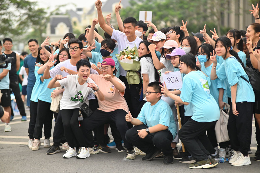 Chương trình đã thu hút hàng nghìn học sinh cùng phụ huynh tham gia. Chương trình đã thu hút hàng nghìn học sinh cùng phụ huynh tham gia.