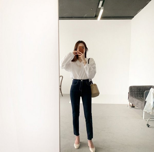 Mẫu áo hot nhất trong tiết trời mát mẻ ảnh 8 Empty