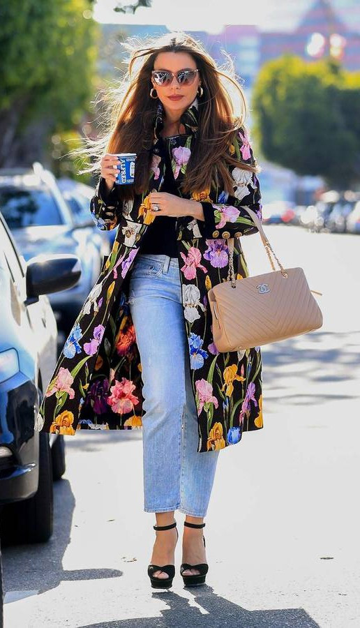4 bí kíp “dễ như ăn kẹo” giúp chị em nâng tầm trang phục quần jeans áo phông ảnh 5 4 bí kíp “dễ như ăn kẹo” giúp chị em nâng tầm trang phục quần jeans áo phông ảnh 5