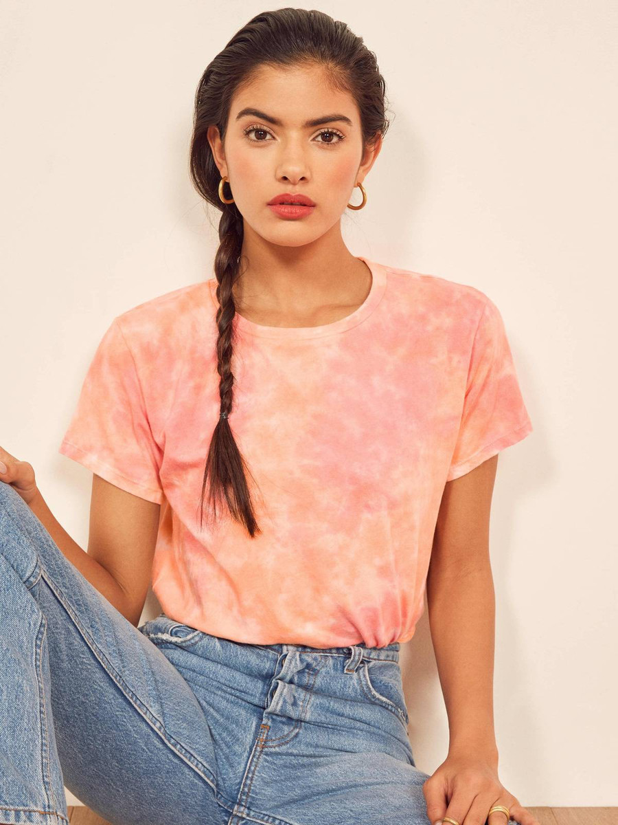 4 bí kíp “dễ như ăn kẹo” giúp chị em nâng tầm trang phục quần jeans áo phông ảnh 3 4 bí kíp “dễ như ăn kẹo” giúp chị em nâng tầm trang phục quần jeans áo phông ảnh 3