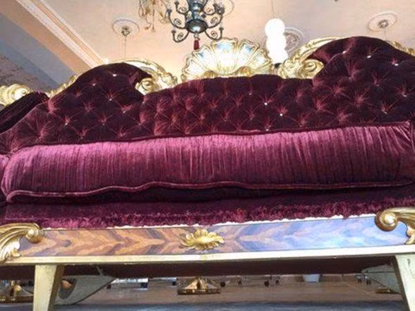 Cận cảnh chiếc ghế 2,7 tỷ dát vàng của ông hoàng nhạc pop Michael Jackson ảnh 10 ngam chiéc ghé 2,7 tỷ dát vàng cục sang cua ong hoang nhac pop michael jackson - 10