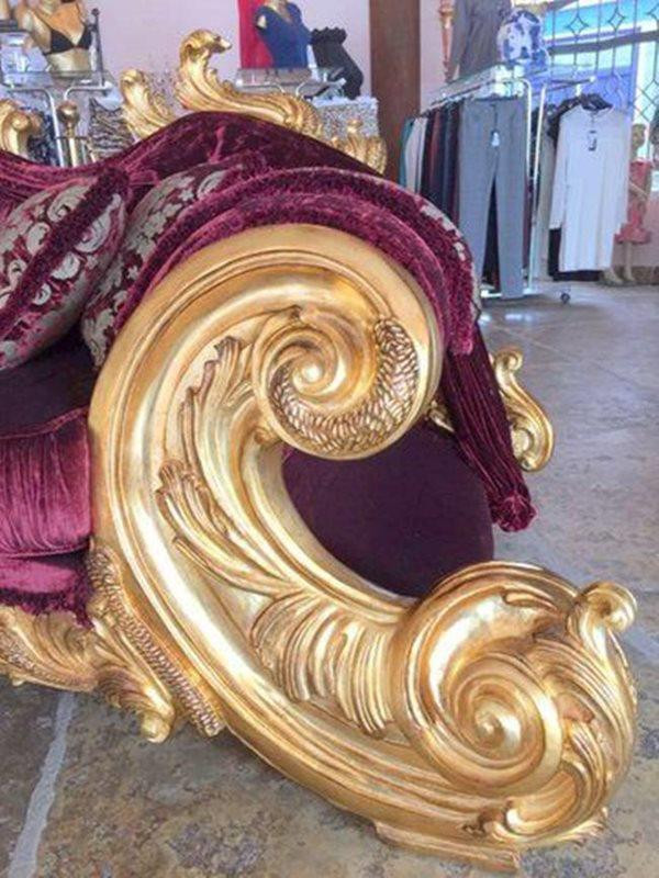 Cận cảnh chiếc ghế 2,7 tỷ dát vàng của ông hoàng nhạc pop Michael Jackson ảnh 7 ngam chiéc ghé 2,7 tỷ dát vàng cục sang cua ong hoang nhac pop michael jackson - 7