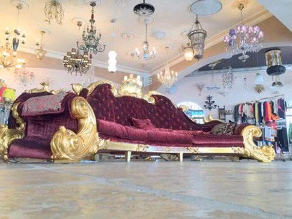 Cận cảnh chiếc ghế 2,7 tỷ dát vàng của ông hoàng nhạc pop Michael Jackson ảnh 5 ngam chiéc ghé 2,7 tỷ dát vàng cục sang cua ong hoang nhac pop michael jackson - 5