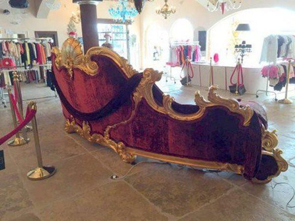 Cận cảnh chiếc ghế 2,7 tỷ dát vàng của ông hoàng nhạc pop Michael Jackson ảnh 6 ngam chiéc ghé 2,7 tỷ dát vàng cục sang cua ong hoang nhac pop michael jackson - 6