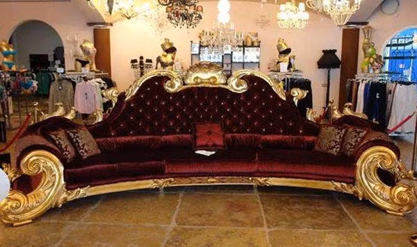 Cận cảnh chiếc ghế 2,7 tỷ dát vàng của ông hoàng nhạc pop Michael Jackson ảnh 4 ngam chiéc ghé 2,7 tỷ dát vàng cục sang cua ong hoang nhac pop michael jackson - 4