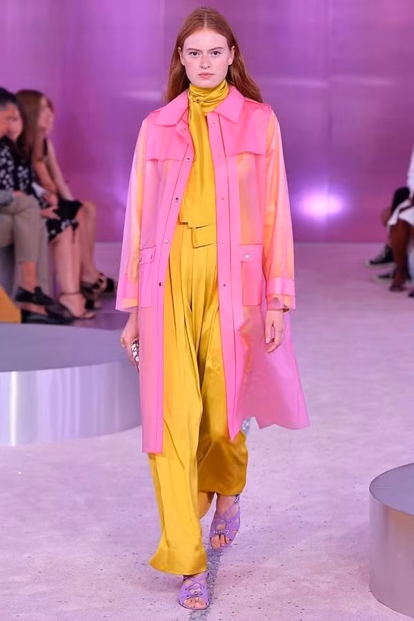 Ngày mưa ảm đạm cứ diện loạt item này vừa đẹp xinh vừa thoải mái nàng nào chẳng thích