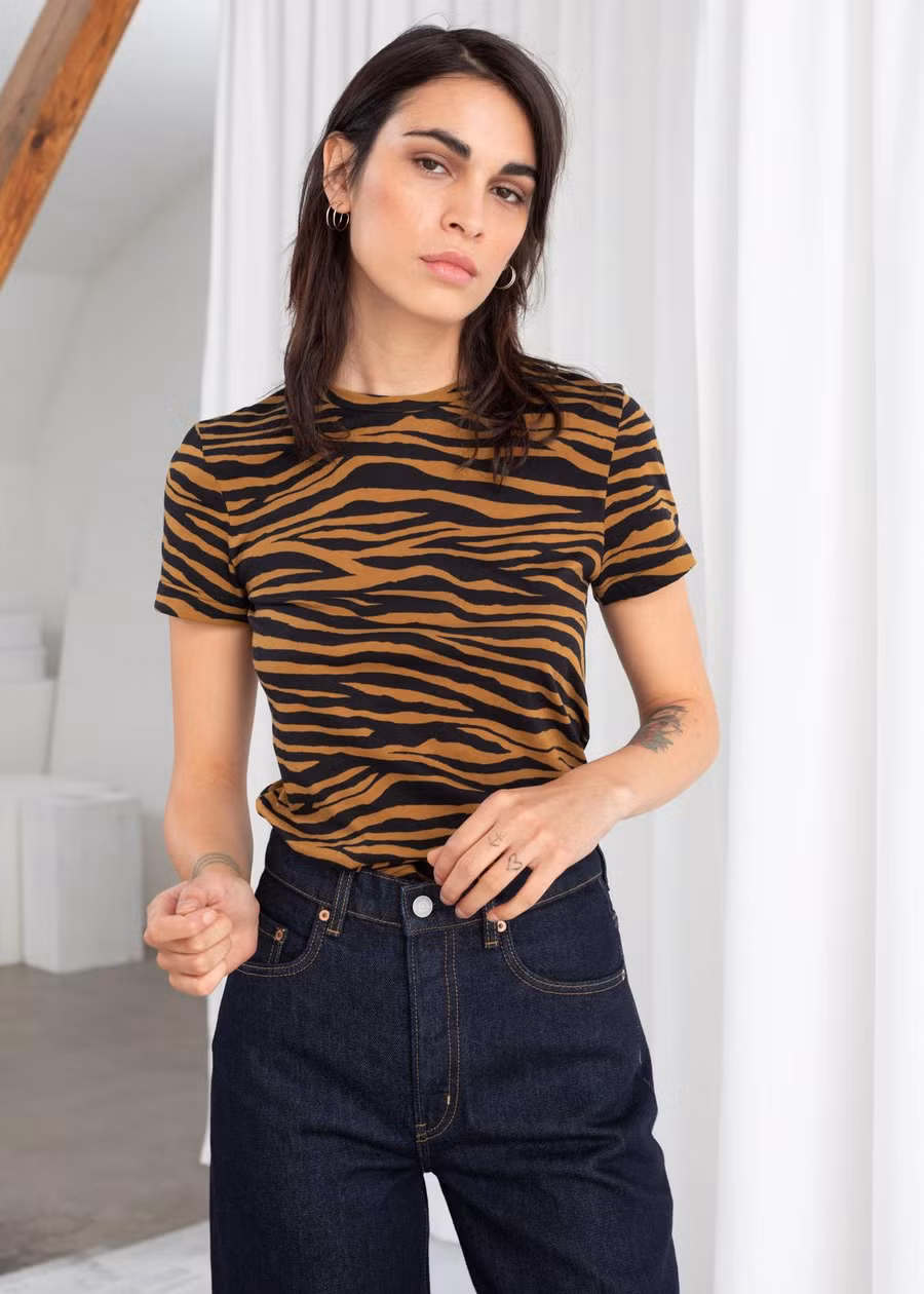 4 bí kíp “dễ như ăn kẹo” giúp chị em nâng tầm trang phục quần jeans áo phông ảnh 4