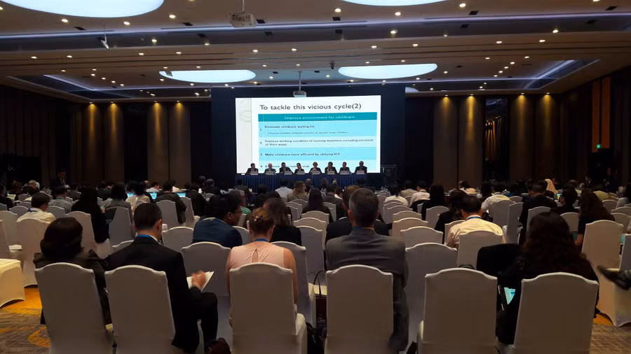 Các đại biểu tại hội thảo