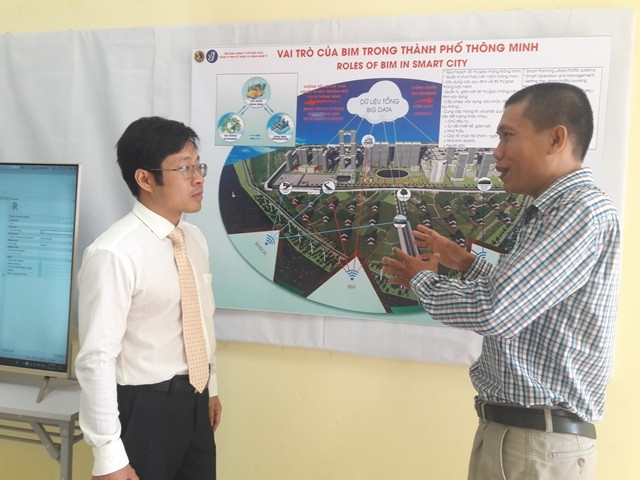 Đại biểu trao đổi bên lề hội thảo Đại biểu trao đổi bên lề hội thảo