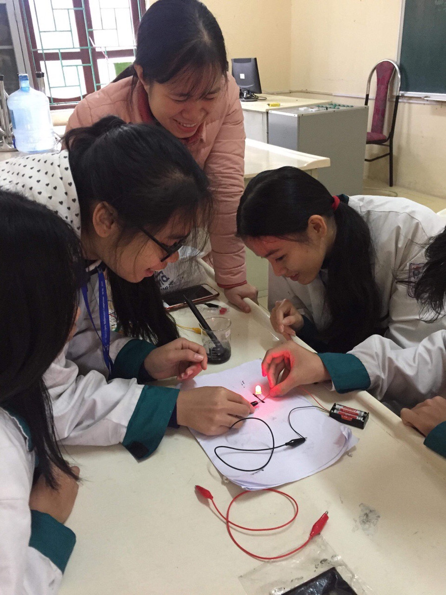 Cô giáo say mê bảo vệ môi trường ảnh 1