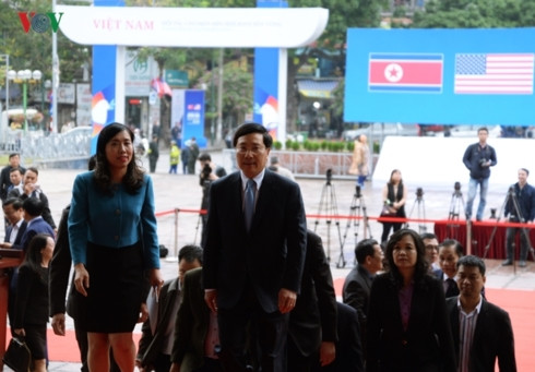 thượng đỉnh mỹ-triều: phóng viên quốc tế được đi xe buýt thăm hà nội hình 1 thuong dinh my-trieu: phong vien quoc te duoc di xe buyt tham ha noi hinh 1