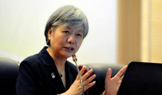 Bà Li Meijin – Giáo sư tâm lý Đại học Công an Nhân dân Trung Quốc với thuyết trình phương pháp dạy con “mặt dày”. Bà Li Meijin – Giáo sư tâm lý Đại học Công an Nhân dân Trung Quốc với thuyết trình phương pháp dạy con “mặt dày”.