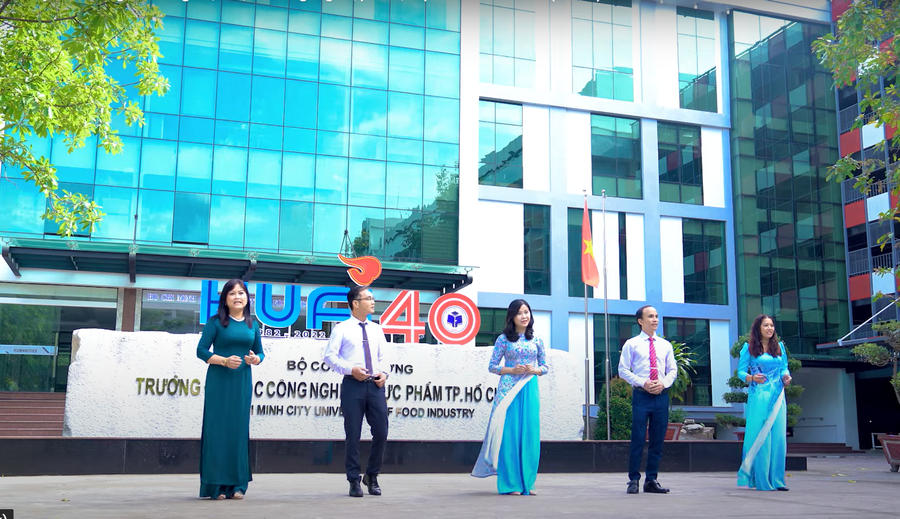 Cán bộ, giảng viên HUFI hân hoan chào mừng Nhà trường tròn 40 tuổi Cán bộ, giảng viên HUFI hân hoan chào mừng Nhà trường tròn 40 tuổi