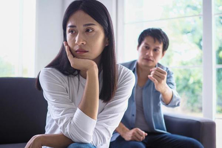 Có những chủ đề rất nhạy cảm đối với phụ nữ. (Ảnh: ITN). Có những chủ đề rất nhạy cảm đối với phụ nữ. (Ảnh: ITN).