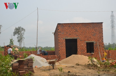 quảng nam dân vội vã xây nhà chờ đền bù hình 2 quang nam dan voi va xay nha cho den bu hinh 2