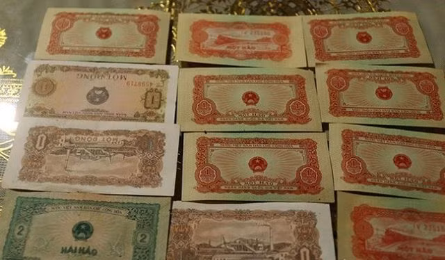 Nghệ An: Dọn nhà, phát hiện cọc tiền cổ thời ông cha để lại - 2