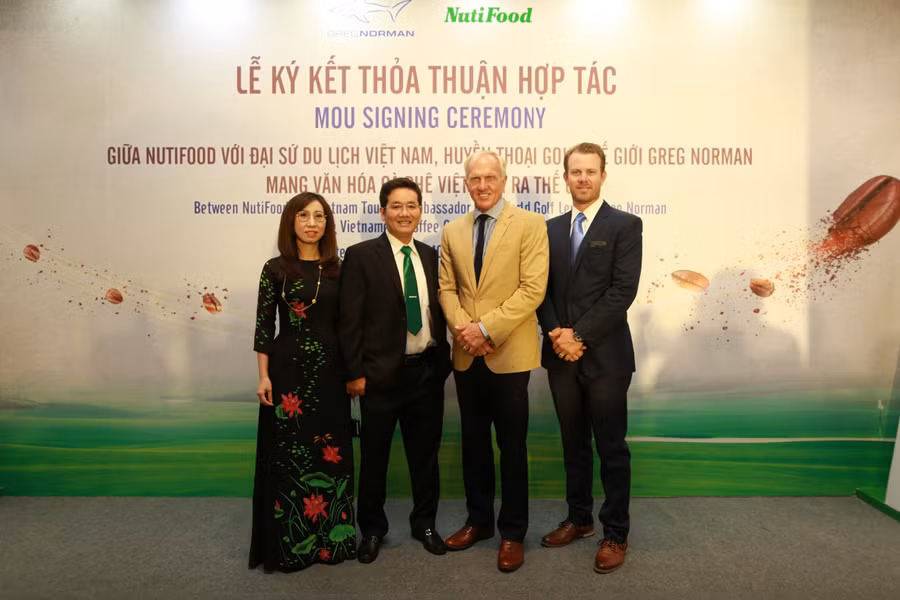 Nutifood hợp tác cùng huyền thoại Golf Greg Norman mang văn hóa cà phê Việt ra thế giới