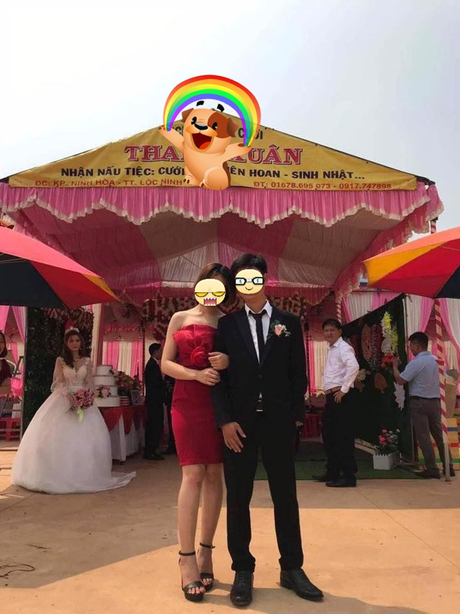 Sự thật bức ảnh chú rể khoác tay, tươi cười với 