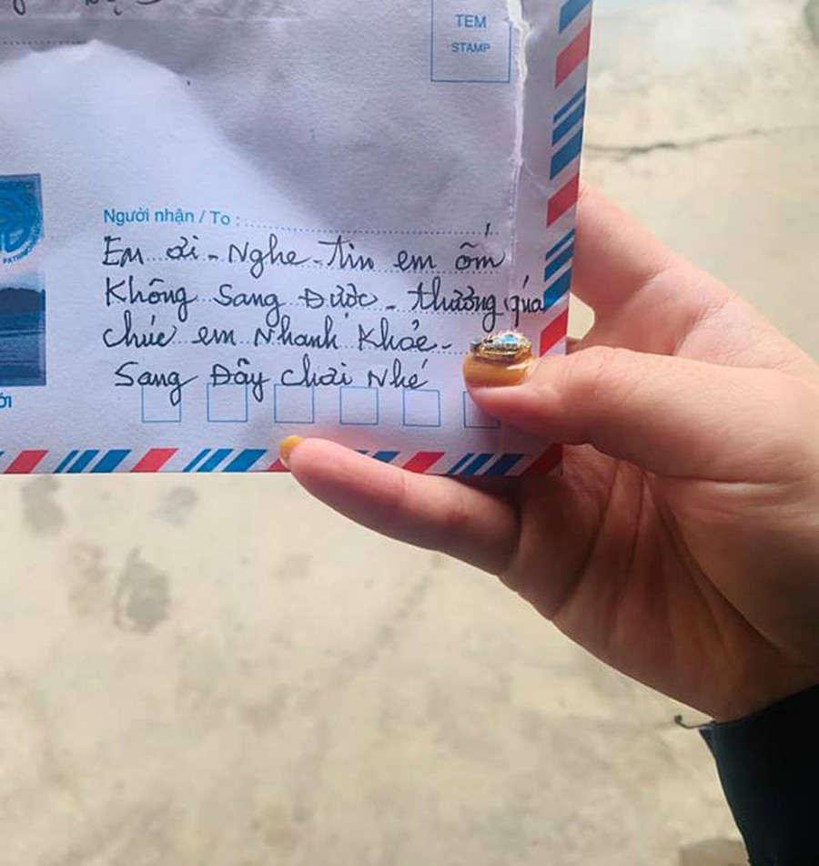 Chiếc phong bì của cụ bà 90 tuổi khiến nhiều người trẻ rơi nước mắt ảnh 1 Chiếc phong bì của cụ bà 90 tuổi khiến nhiều người trẻ rơi nước mắt