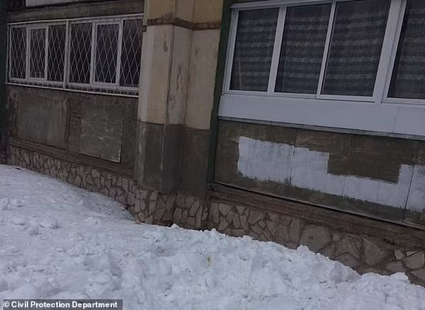 Nơi bà mẹ và cô con gái 2 tuổi ngã xuống.