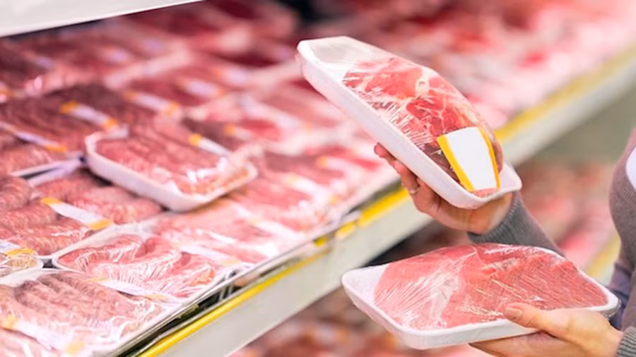 Sức mua thịt lợn tại chợ truyền thống giảm, nhưng trong các siêu thị lại tăng cao