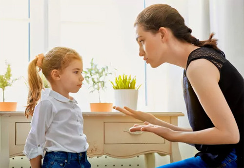 Bố mẹ và con cái nên tăng cường trao đổi. Ảnh: Parentingforbrain. Bố mẹ và con cái nên tăng cường trao đổi. Ảnh: Parentingforbrain