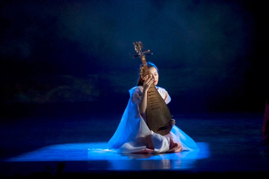 Nàng Kiều trong vở múa đương đại “Truyện Kiều” của nữ biên đạo múa Hàn Quốc Nàng Kiều trong vở múa đương đại “Truyện Kiều” của nữ biên đạo múa Hàn Quốc