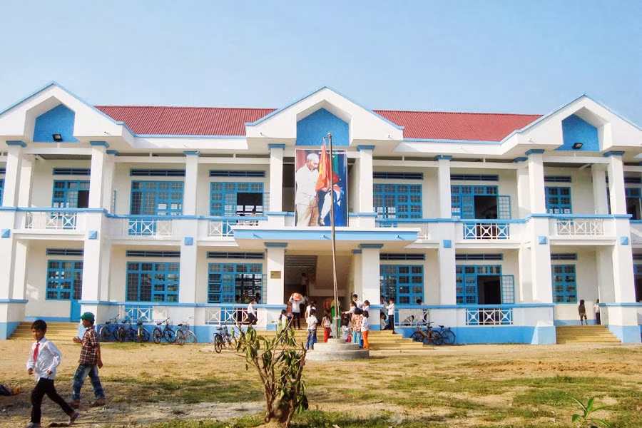 Chống hủ tục để con cháu được đến trường