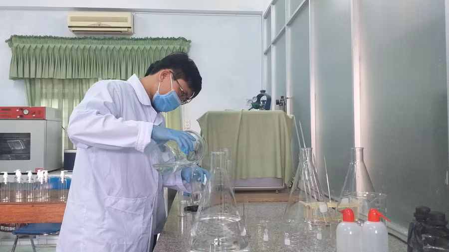 Trường ĐH Sư phạm (ĐH Đà Nẵng): Chuẩn bị 10000 khẩu trang y tế và hàng trăm chai dung dịch sát khuẩn đón SV trở lại trường