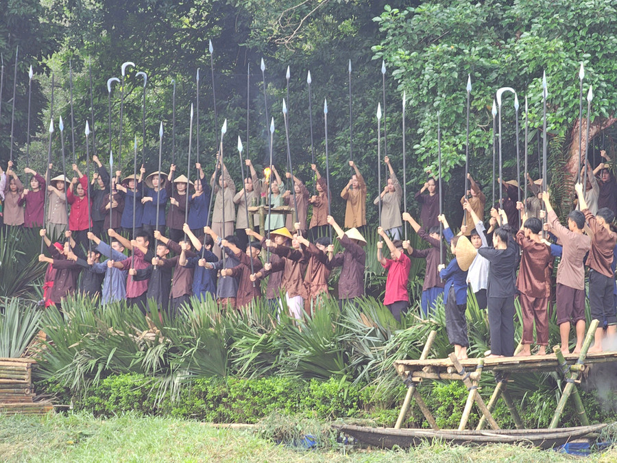 Chương trình nghệ thuật đặc sắc. (Ảnh: LT)