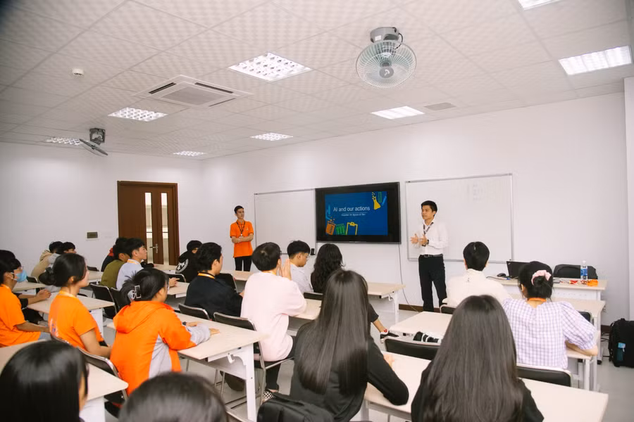 Chương trình Openday “Một ngày làm sinh viên” là hoạt động thường niên được tổ chức dành cho học sinh lớp 12